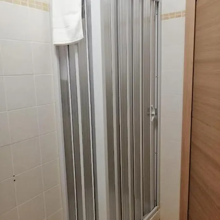 Ginevra Frühstückspension Gizzeria