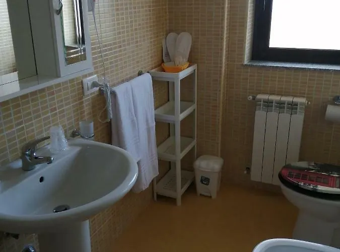 Ginevra לינה וארוחת בוקר 4*